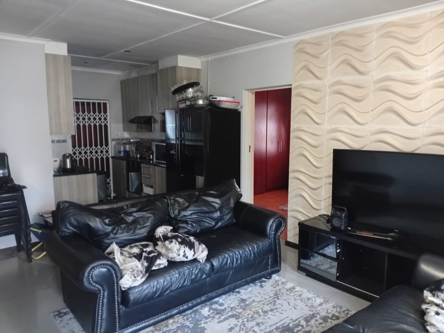 To Let 3 Bedroom Property for Rent in Amalinda Eastern Cape